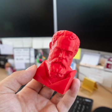 Statueta printata din filament PETG Hyper Speed Lipstick Red 1kg - Filamente3D.ro