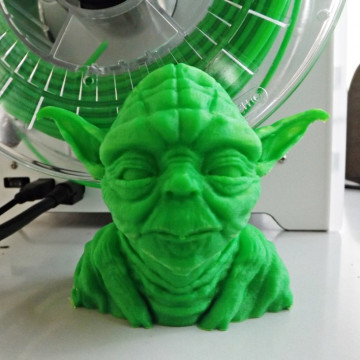 Statueta Yoda printata 3D din filament Smart Materials 3D SmartFil PLA Chlorophyl (verde) - RAL 6038 - 1kg - Filamente3D.ro