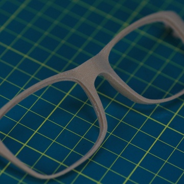 Detaliu ochelari printati din filament Polymaker PolyLite LW-PLA Wood 800g - Filamente3D.ro