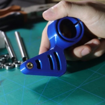 Detaliu piesa printata cu filament Polymaker Polysonic PLA Blue 1kg si insert metalic - Filamente3D.ro