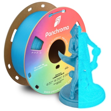 Rola filament 3D si statueta Polyman printata din filament Panchroma Luminous Blue – albastru fosforescent, straluceste in intuneric - ideal pentru imprimare precisa - Filamente3D.ro