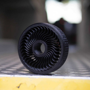 Roata printata din filament FormFutura Python Flex - TPU98A - Black (negru) 500g - Filamente3D.ro