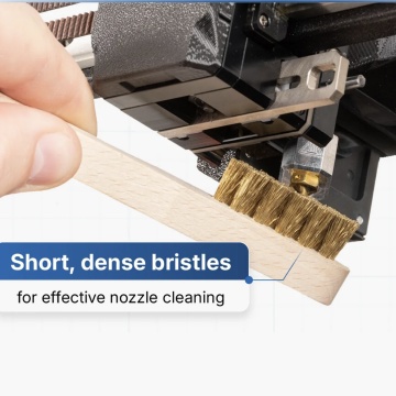 Curatare duza cu peria de alama de la CNC Kitchen - Filamente3D.ro