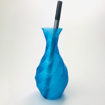 Vaza printata din filament 1.75 mm Fiberlogy Easy ABS Blue Transparent (albastru transparent) 750g - Filamente3D.ro
