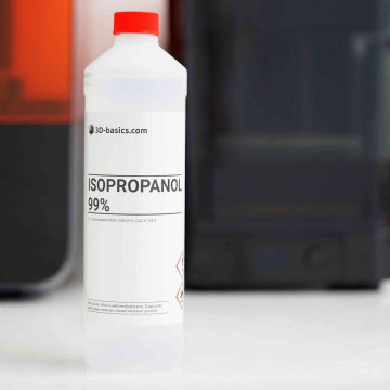 Sticla de alcool izopropilic de la 3d-basics langa imprimante 3D pe rasina - Filamente3D.ro