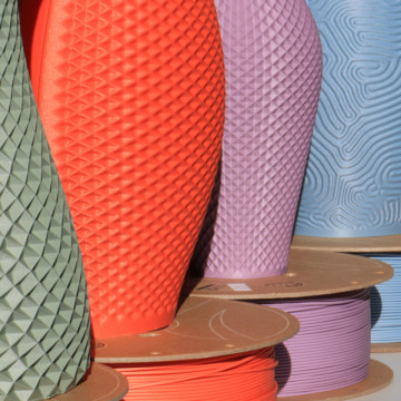 Vaze printate din Panchroma Matte PLA Muted Red si alte culori muted - Filamente3D.ro