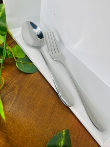 Set 6 farfurii si 6 cesti opal + 6 tacamuri inox Feston - Img 5