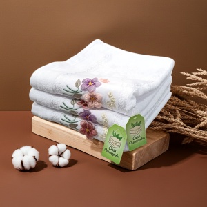 Set 5 Prosoape Premium - Albe, Bumbac 100%, - 50x90 cm. Ideale pentru Față și Mâini, Uscare Rapidă și Textură Pufoasă - 500g/mp - S68 - Img 3