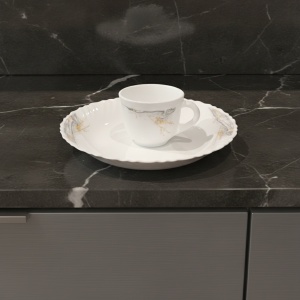Set 6 farfurii si 6 cesti opal + 6 tacamuri inox Golden Marble