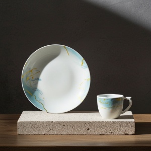 Set 6 farfurii si 6 cesti opal + 6 tacamuri inox Green - Img 3