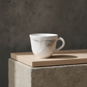 Set 6 farfurii si 6 cesti opal + 6 tacamuri inox Golden Marble - Img 3
