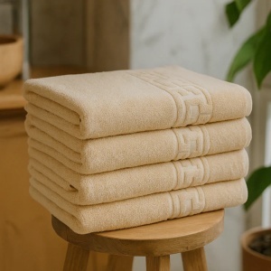 Set 4 Prosoape premium 50×90cm 100% Bumbac Pieptanat Crem 550 gr/mp S72