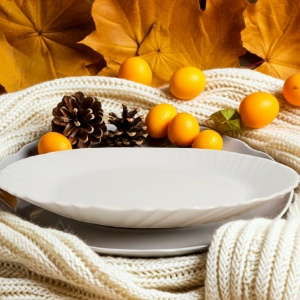 Set 6 farfurii si 6 cesti opal + 6 tacamuri inox albe - Img 4