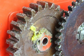Troliu manual cu sufă 500kg MAR-POL M80745 – lungime cablu 40m, diametru 6.3mm, cârlig cu siguranță - Img 11