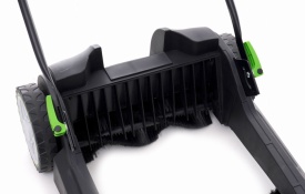 Măturătoare manuală mecanică KraftDele KD5143, lățime de lucru 65 cm, colector 20 L pentru alei, curți și pavaje - Img 9