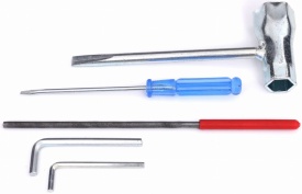 Drujbă pe benzină KraftDele KD5011, 5,2 CP, lamă 45 cm, pentru tăiere lemn și lucrări gospodărești - Img 12