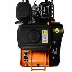 Placă compactoare pe benzină KraftDele KD1197, 7 CP, 57 kg, cu placă 500x350 mm și cauciuc pentru pavaj