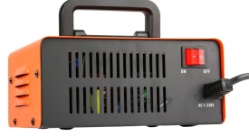 Redresor auto invertor Mar-Pol BC-200 cu funcție de pornire, 12V/24V, 30A, curent de start 200A, pentru acumulatori 50-300Ah - Img 5