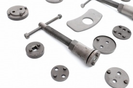 Set profesional pentru schimbarea plăcuțelor de frână 18 piese KraftDele KD10215 pentru atelier și întreținere auto - Img 8
