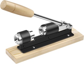 Spărgător manual de nuci KraftDele KD4349 cu mecanism cu pârghie, bază din lemn și reglaj pentru diferite tipuri de nuci