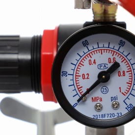Agregat de vopsire pneumatic 8L KraftDele KD1653 cu rezervor din aluminiu, regulator de presiune și manometru - Img 4