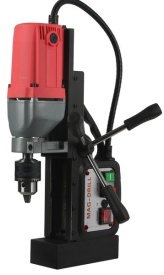 Mașină de găurit cu talpă magnetică 1200W MAR-POL M79220 – forță de prindere 13000N, mandrină 1.5-16mm, valiză transport inclusă - Img 10