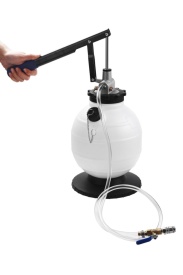 Pompă pentru extragere ulei 7.5L cu adaptoare incluse – XR12500 – Kraft&Dele