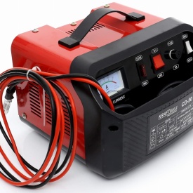Redresor auto KraftDele KD1910 12/24V 50A pentru acumulatori 120Ah-320Ah, cu ampermetru și protecții integrate