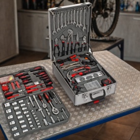 Trusă profesională de scule KraftDele KD314, 188 piese, în valiză din aluminiu cu roți, pentru atelier, auto și întreținere - Img 11