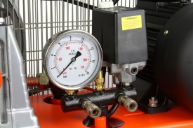 Compresor aer 200L 4kW BJC B88030 – debit 600 l/min, 10 bar, compresor profesional trifazic cu transmisie pe curea - Img 7