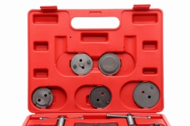 Set profesional pentru schimbarea plăcuțelor de frână 18 piese KraftDele KD10215 pentru atelier și întreținere auto - Img 3