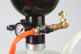Spumator pneumatic Mar-Pol 50L M80599 pentru spumă activă, cu lance, furtun 9 m, manometru și reglaj densitate - Img 9