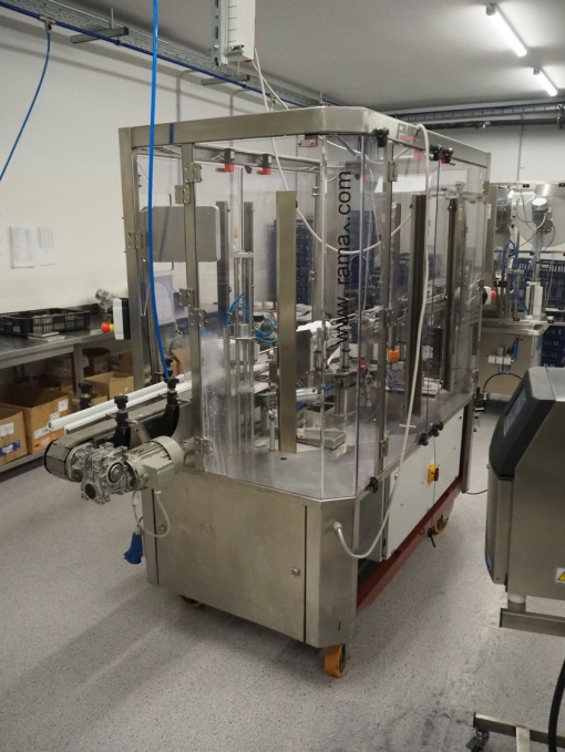 Framax S.R.L. mobile bottle labelling machine