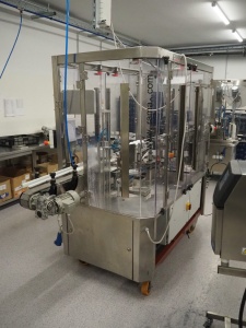 Framax S.R.L. mobile bottle labelling machine - Img 1