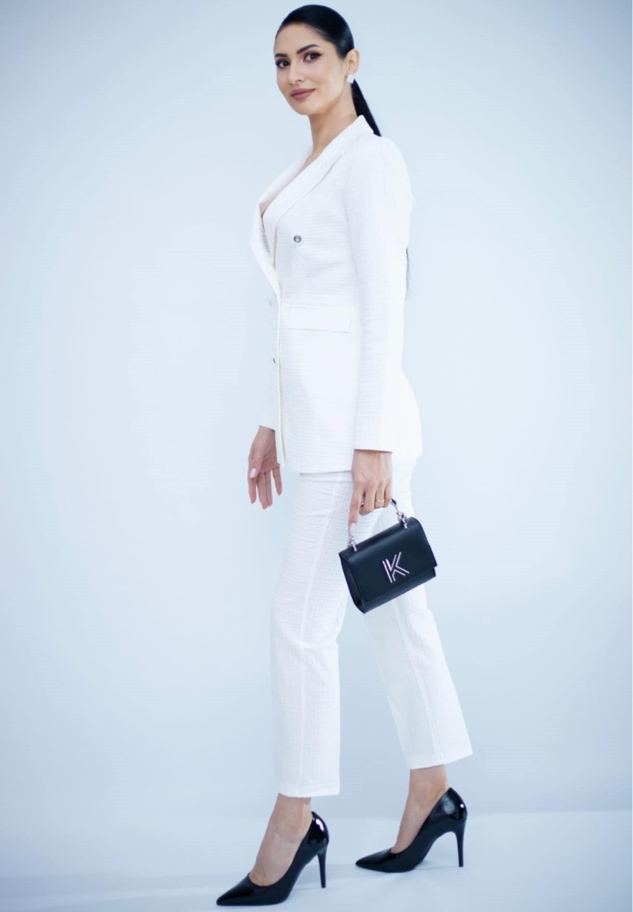 Compleu dama elegant SANDRA alb cu butoni arginti - 1 | YEO