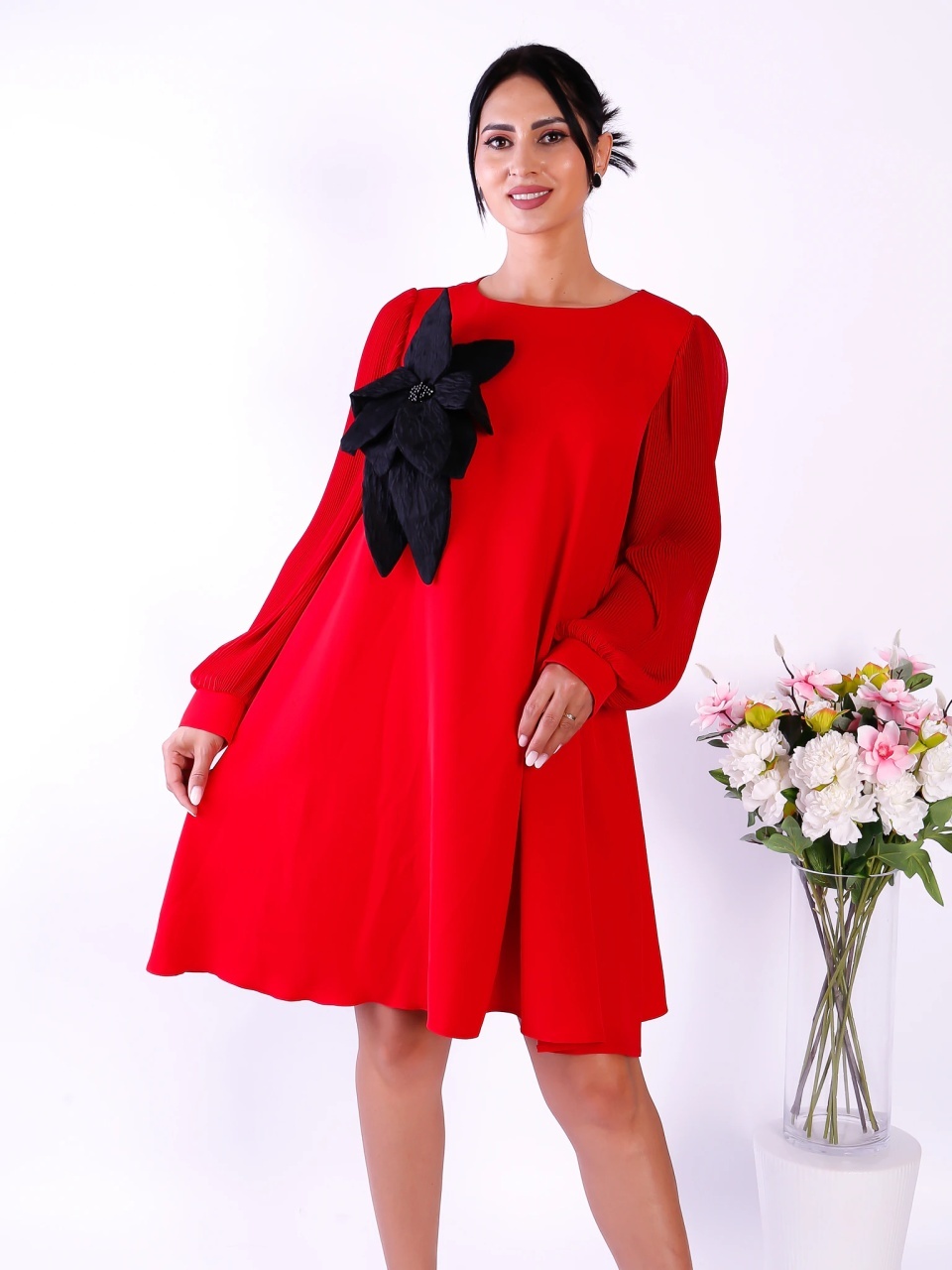 Rochie Roșie Elegantă cu Mâneci Plisate și Fundă Neagră - 1 | YEO
