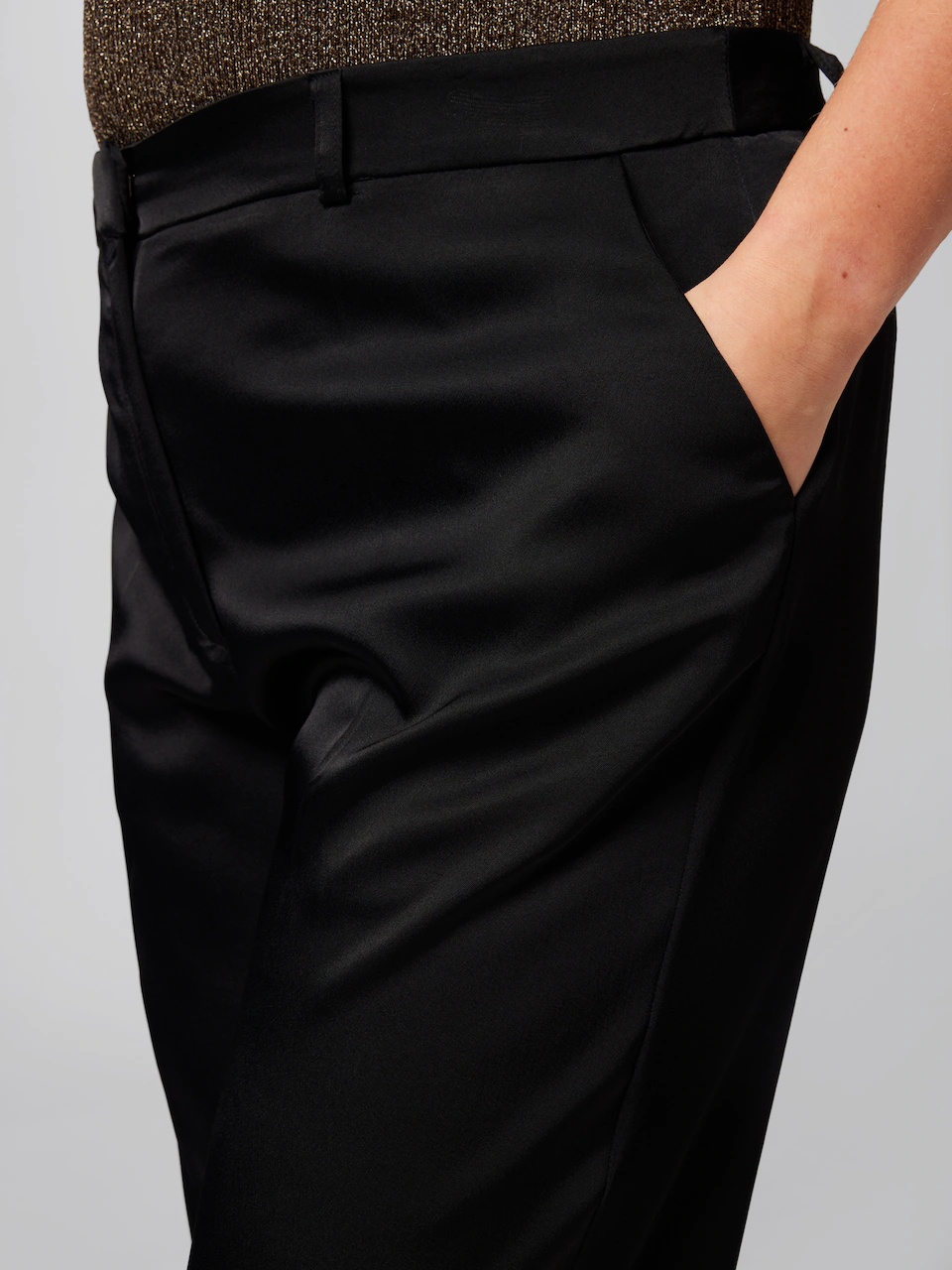 Pantaloni dama Largi cu dunga Maggie\'A LOT LESS pe Negru - 2 | YEO