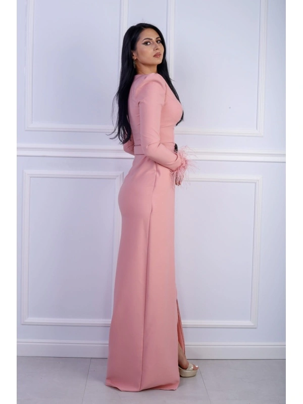 Rochie damă elegantă Carla – roz, cu detalii din pene la maneci