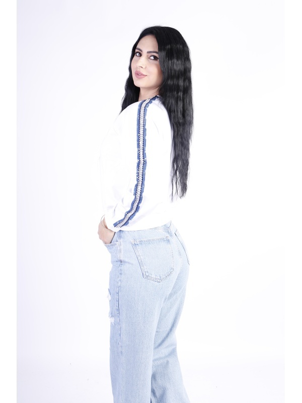 Bluza alba cu croi leje