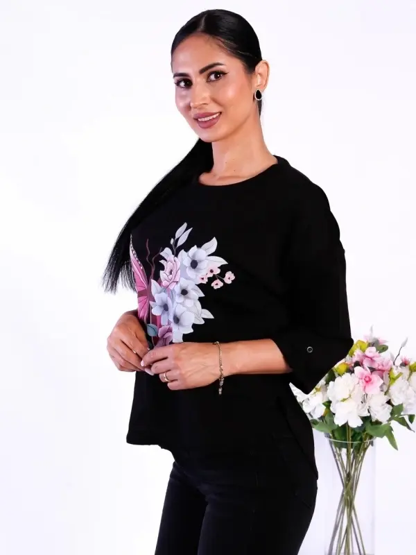 Bluză neagră damă cu mâneci 3/4, imprimeu floral și fluture roz