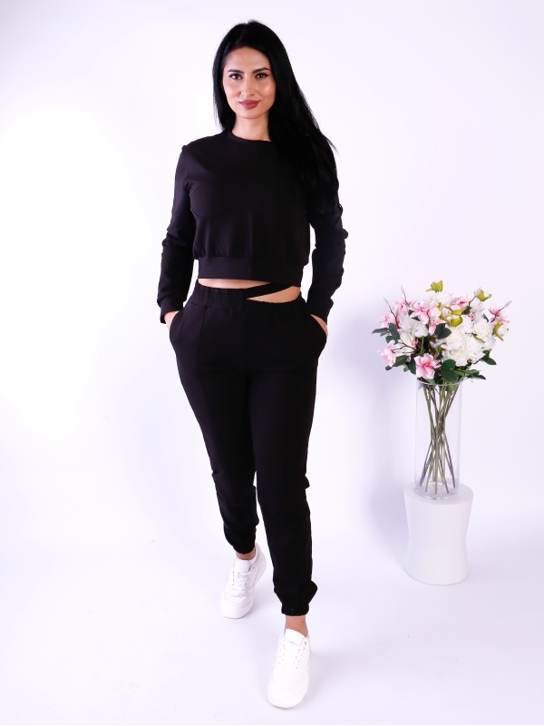 Compleu damă negru cu bluză crop și pantaloni jogger