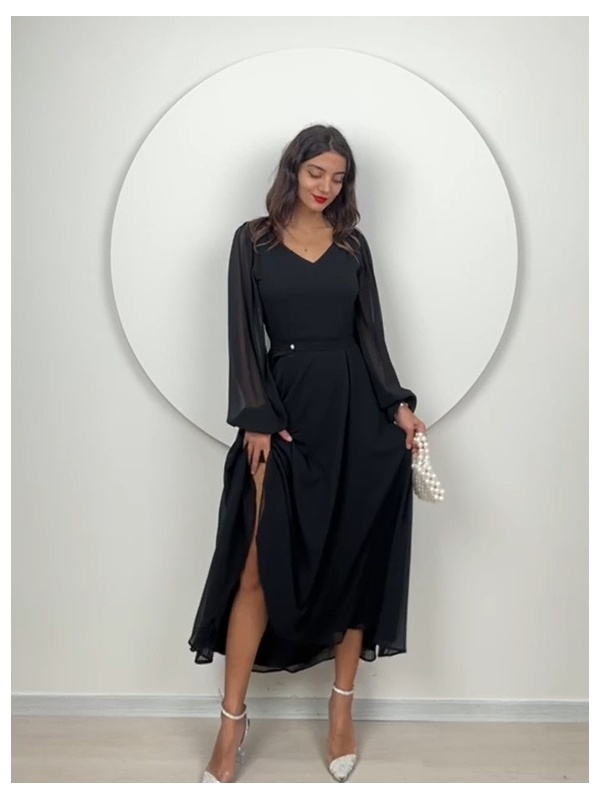 Rochie Neagra Elegantă cu Mâneci din Dantelă – Stil Feminin
