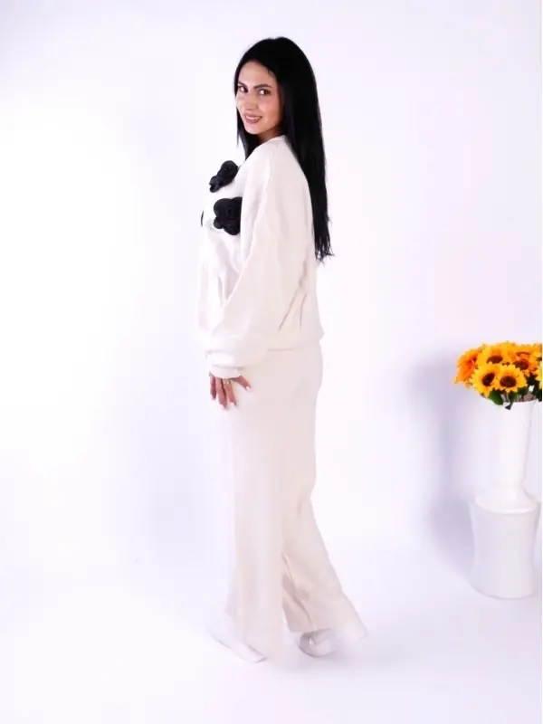 compleu damă Flower , pantaloni drepți albi material tricot moale