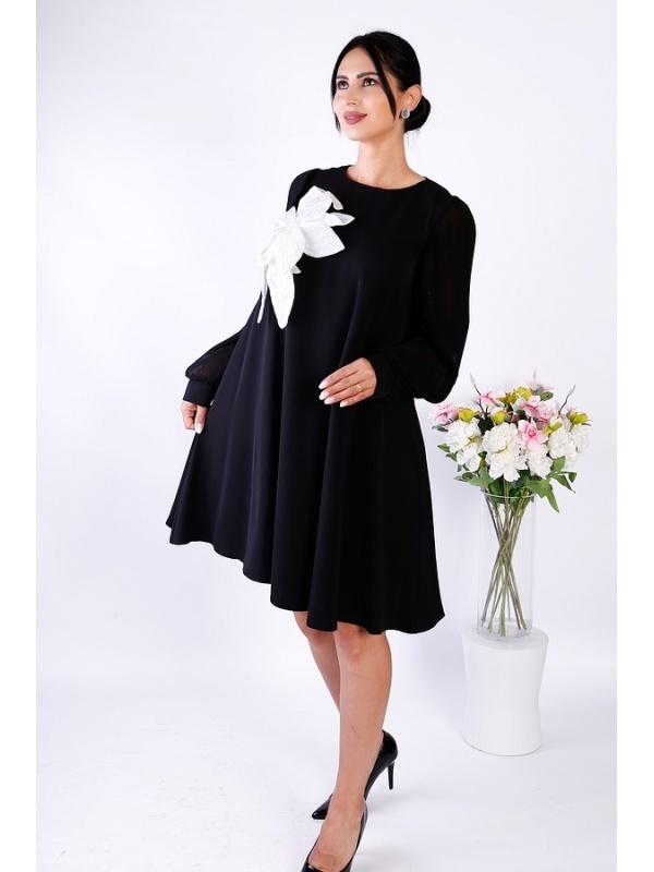 Rochie neagră midi elegantă cu mâneci plisate și fundă albă contrastantă