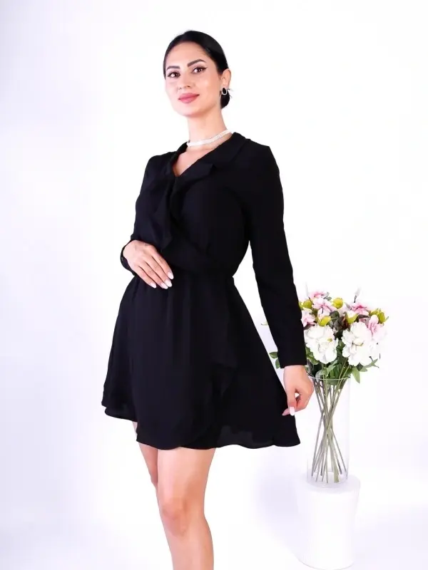Rochie Object damă neagră scurtă cu mâneci lungi și croială lejeră