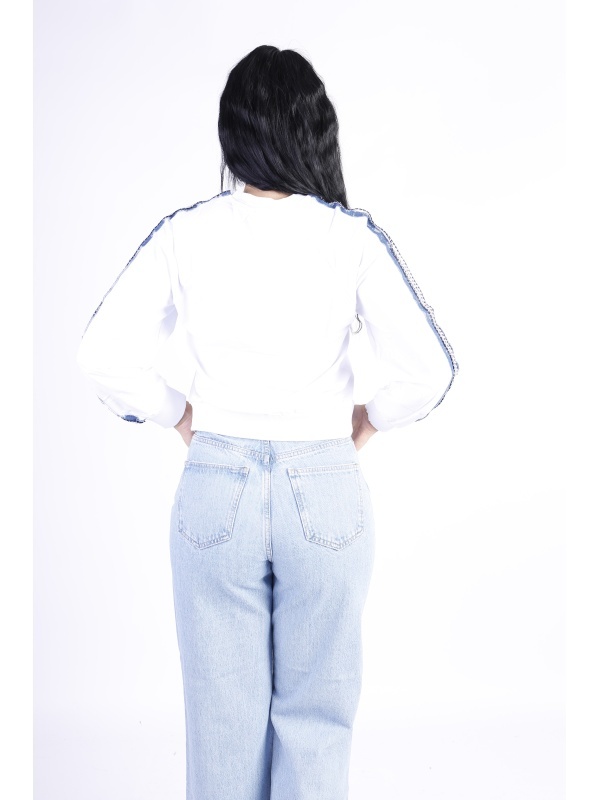 Bluza alba cu croi leje