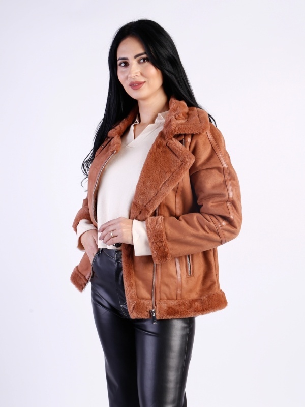 Geacă de iarnă damă scurtă maro cu blană artificială și fermoar