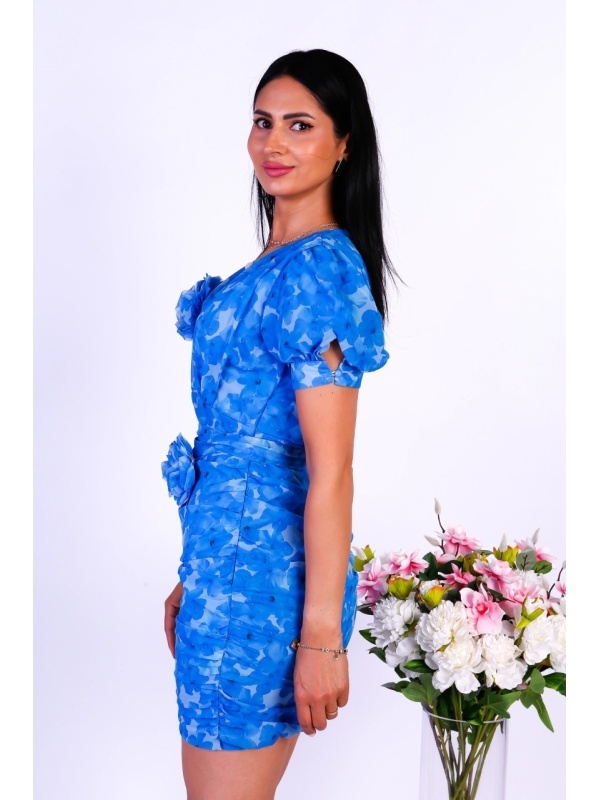 Rochie scurtă de damă, mulată pe corp, cu imprimeu floral, decolteu în V