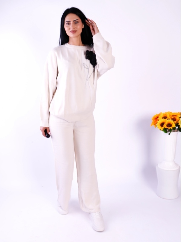 compleu damă Flower , pantaloni drepți albi material tricot moale