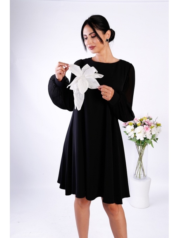 Rochie neagră midi elegantă cu mâneci plisate și fundă albă contrastantă